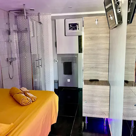 Le C 69 Cap D'agde Naturiste Apartament *